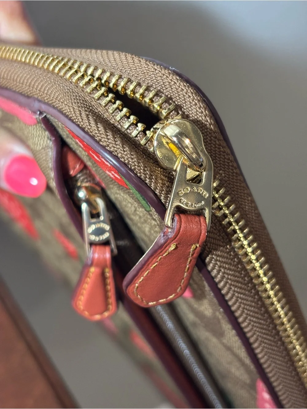 Coach Strawberry Canvas Zip Laptop Sleeve Portfolio Case 13” Style CH833